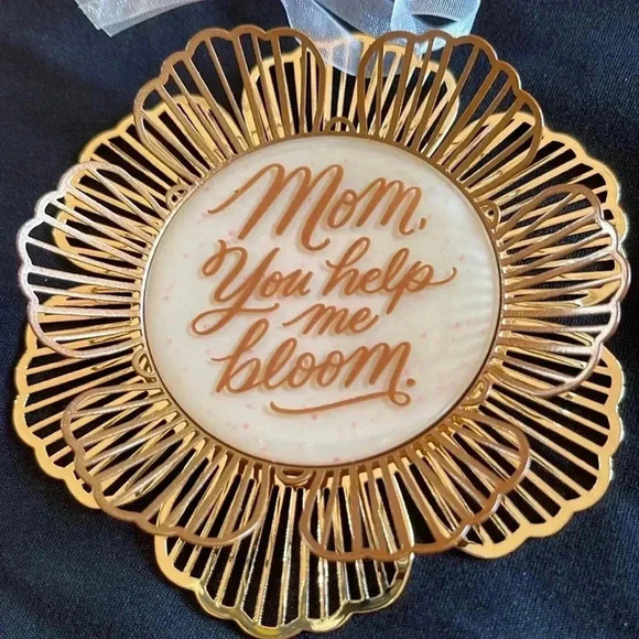 NIB “Mom, You Help Me Bloom” Ornament-Mothers Day Gift Idea - Picture 4 of 5